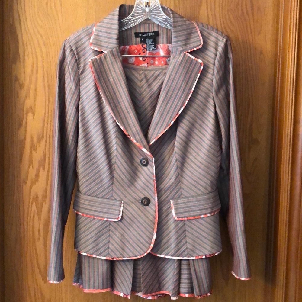 Designer Suit - Etcetera size 6 (EUC)